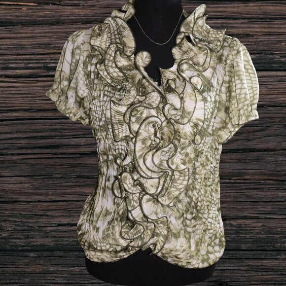 Jaipur Tops - Jaiput Elegant Green/White Blouse, Ruffled collar, Unique & Chic design, Medium